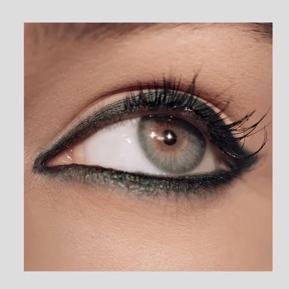 Victoria Beckham Satin Kajal Eye Liner - Picture 4 of 5